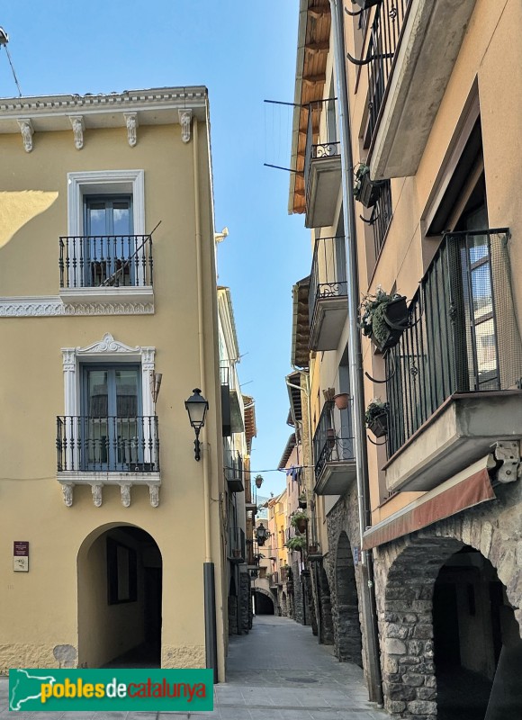 El Pont de Suert - Carrer Major, des de la plaça Major