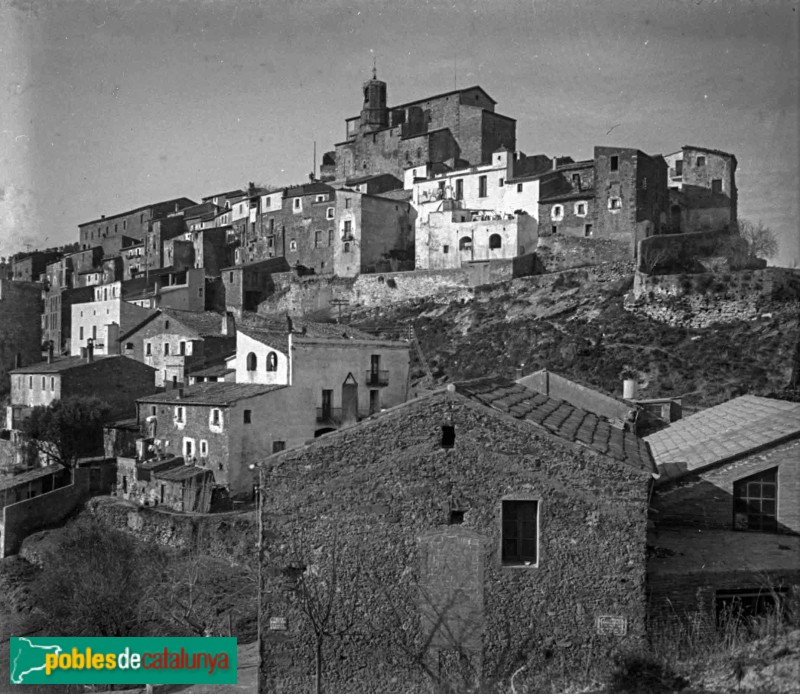 Corbera de Llobregat - Església de Santa Maria (Foto: osep Vidal i Barraquer, anys 20, segle XX) Corbera de Llobregat - Església de Santa Maria