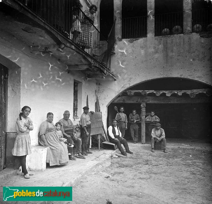 Sant Llorenç d'Hortons - Can Carafí (Foto: Josep Salvany -Fons Salvany. Biblioteca de Catalunya-, 1922) Sant Llorenç d'Hortons - Can Carafí