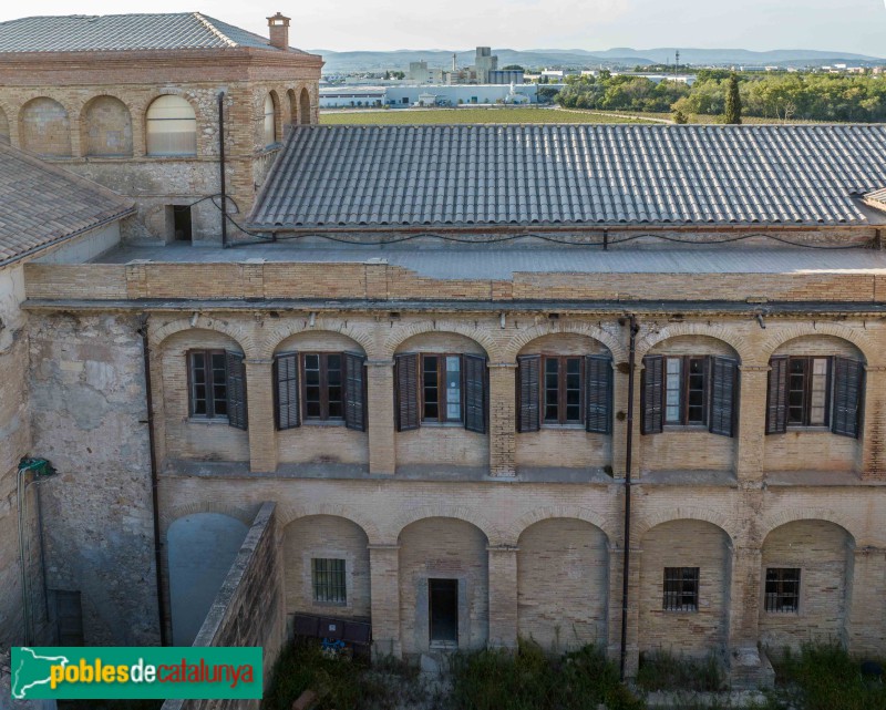 Santa Margarida i els Monjos - Castell-convent de Penyafort (Foto: Francesc Vidal-Barraquer, 2023) Santa Margarida i els Monjos - Castell-convent de Penyafort