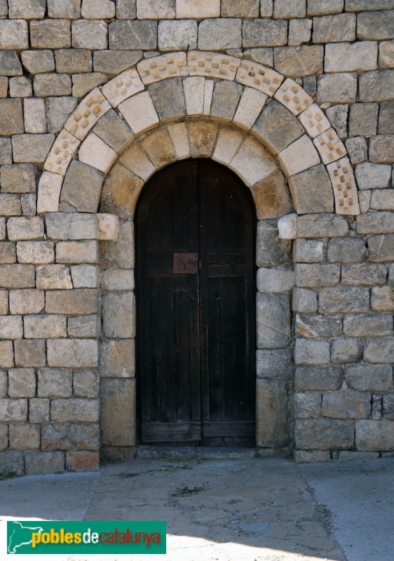 Corroncui - Església de Santa Maria. Portada de l'església romànica