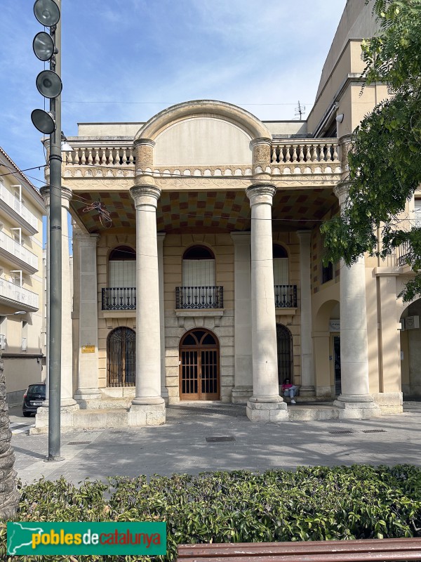 La Ràpita - Palau de la plaça Carles III (Foto: Albert Esteves, 2023) La Ràpita - Palau de la plaça Carles III