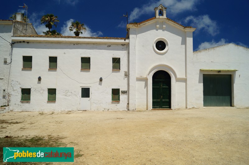 Sant Jaume d'Enveja - Mas de Buda i capella de Sant Pere