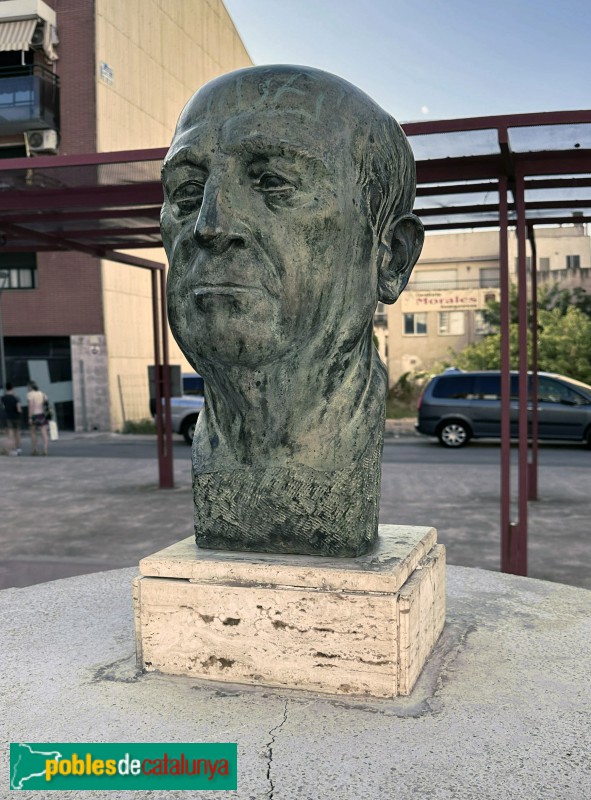 Amposta - Monument a Adolf Ventas