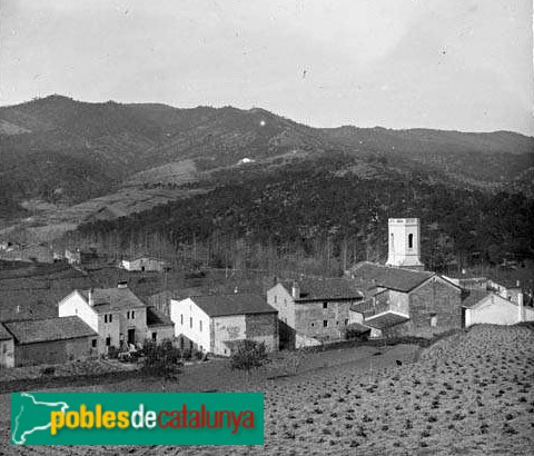 Vallgorguina - Panoràmica de Vallgorguina amb l'església de Sant Andreu (Foto: <i>Frederic Bordas -Arxiu Fotogràfic Centre Excursionista de Catalunya-</i>, c1890) Vallgorguina - Panoràmica de Vallgorguina amb l'església de Sant Andreu