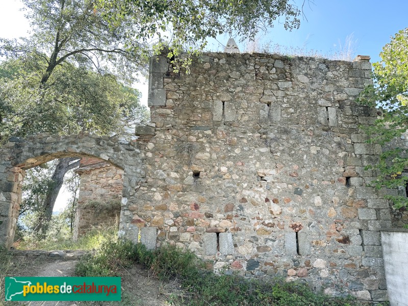 Vilalba Sasserra - Restes de la casa forta dels Vilalba