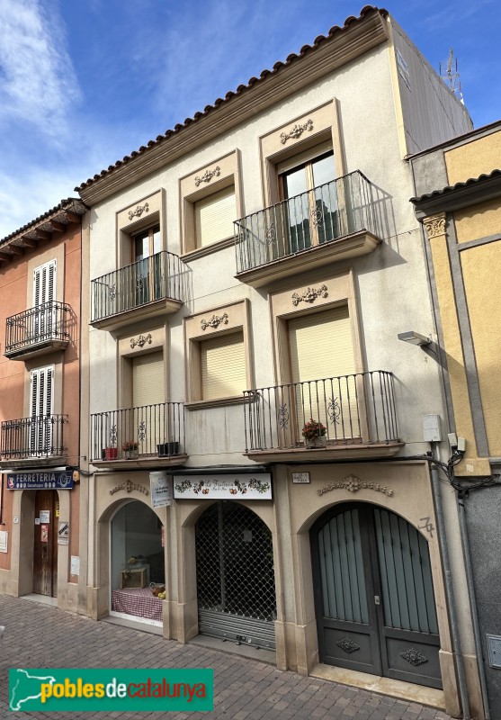 Castellbisbal - Carrer Pi i Margall. Cal Martí Parrai (Foto: Albert Esteves, 2023) Castellbisbal - Carrer Pi i Margall. Cal Martí Parrai
