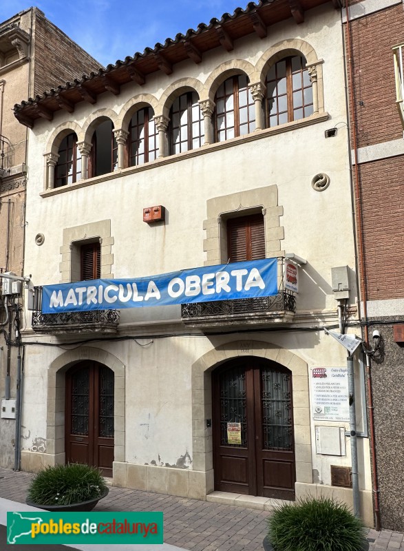 Castellbisbal - Carrer Pi i Margall. Casa historicista (Foto: Albert Esteves, 2023) Castellbisbal - Carrer Pi i Margall. Casa historicista