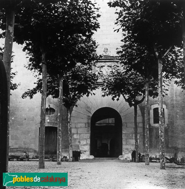 Llinars del Vallès - Castell Nou (Foto: <i>Josep Salvany -Fons Salvany. Biblioteca de Catalunya-</i>, 1912) Llinars del Vallès - Castell Nou