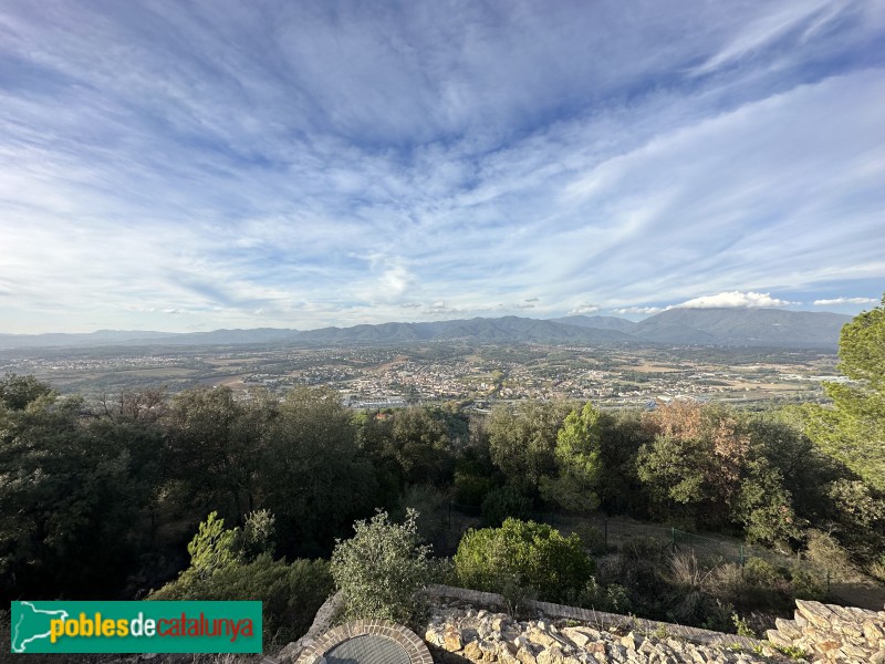 Llinars del Vallès - Panoràmica des del Castell Vell del Far (Foto: Albert Esteves, 2023) Llinars del Vallès - Panoràmica des del Castell Vell del Far