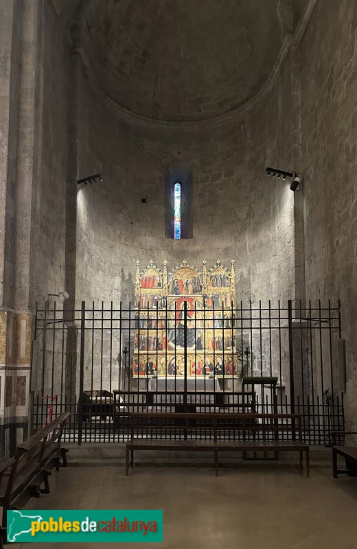 Sant Cugat del Vallès - Interior absidiola (Foto: Albert Esteves, 2023) Sant Cugat del Vallès - Interior absidiola