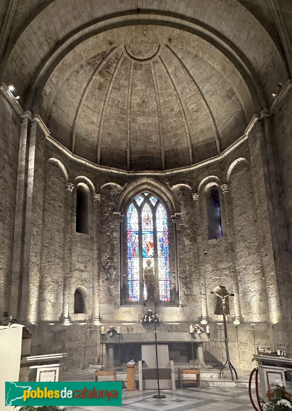 Sant Cugat del Vallès - Interior absis central (Foto: Albert Esteves, 2023) Sant Cugat del Vallès - Interior absis central