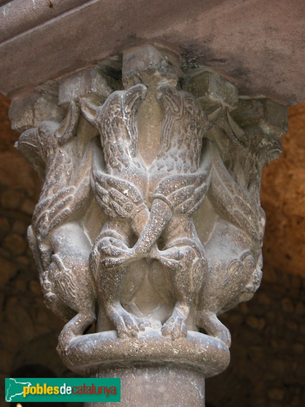 Monestir de Sant Cugat - Capitell del claustre (Foto: Vicenç Valcárcel, 2004) Monestir de Sant Cugat - Capitell del claustre
