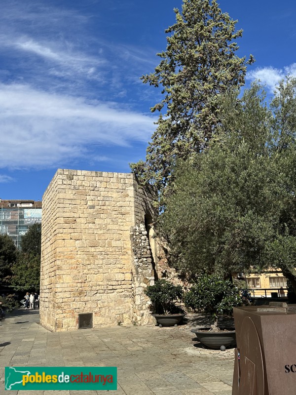 Monestir  de Sant Cugat del Vallès - Torre de la muralla