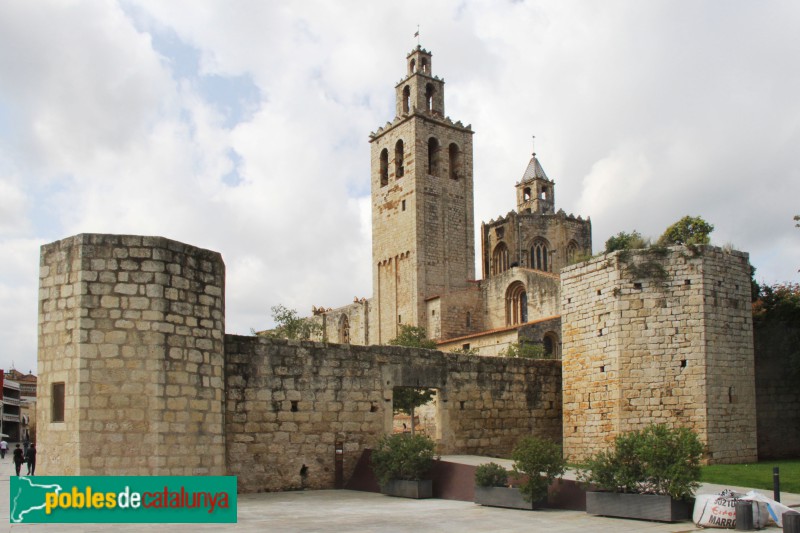 Monestir  de Sant Cugat del Vallès - Muralles
