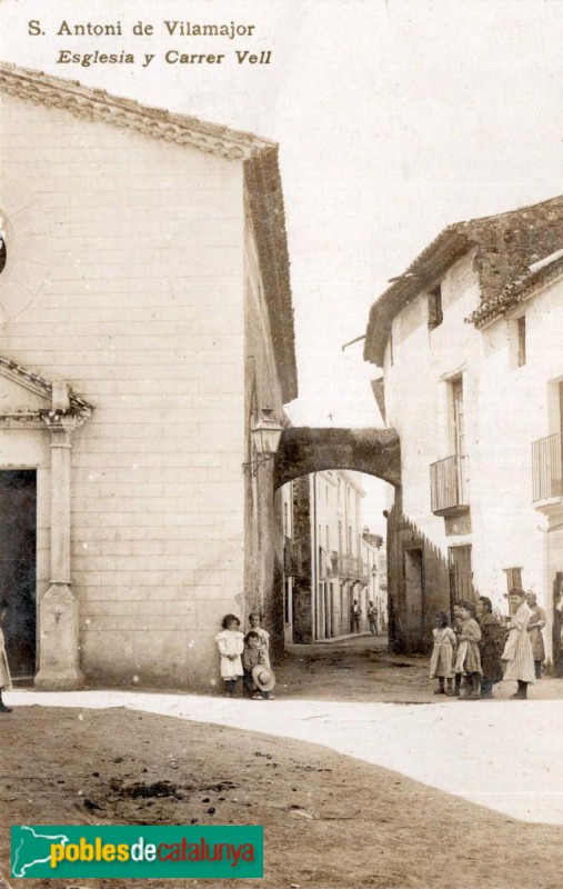 Sant Antoni de Vilamajor - Carrer Vell amb l'església a mà esquerra. Postal antiga