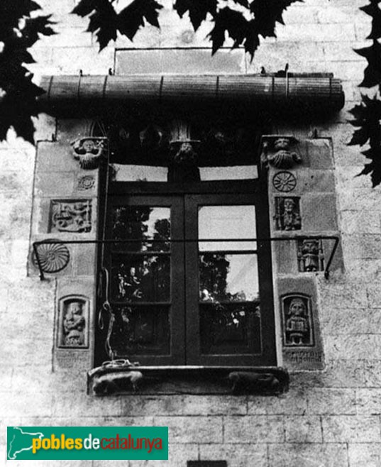 Sant Antoni de Vilamajor - Can Tàpies (Foto: <i>Antoni Gallardo -Arxiu Fotogràfic Centre Excursionista de Catalunya-</i>, 1916) Sant Antoni de Vilamajor - Can Tàpies