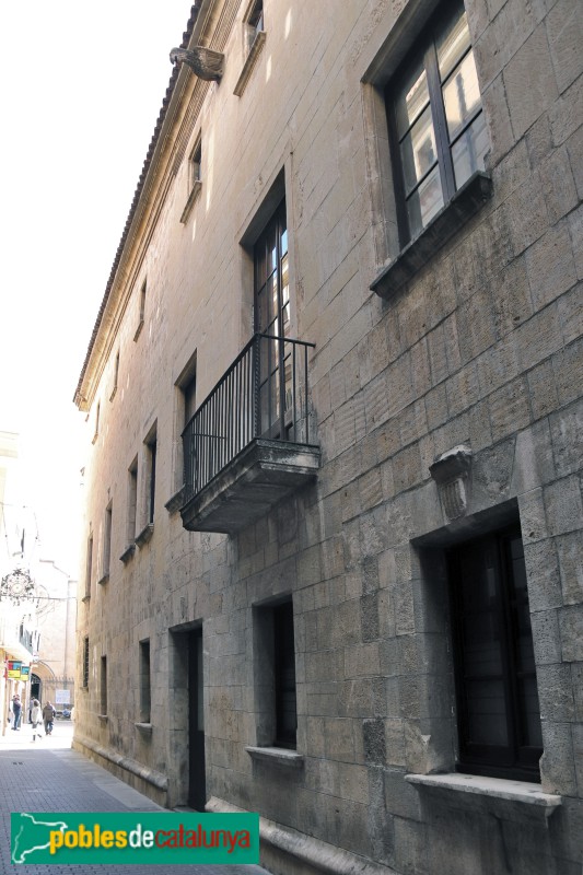 Vilafranca del Penedès - Casa de la Vila. Façana lateral (Foto: Albert Esteves, 2023) Vilafranca del Penedès - Casa de la Vila. Façana lateral