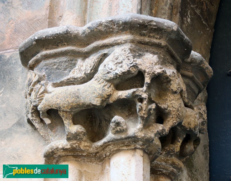 Vilafranca del Penedès - Basílica de Santa Maria. Porta lateral