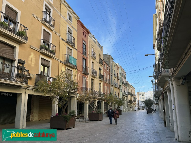 Vilafranca del Penedès - Plaça de la Constitució (Foto: Albert Esteves, 2023) Vilafranca del Penedès - Plaça de la Constitució