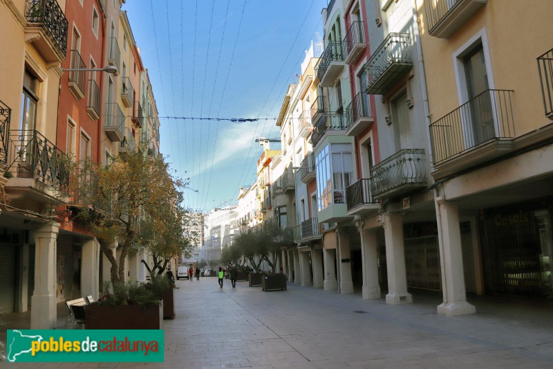 Vilafranca del Penedès - Plaça de la Constitució (Foto: Albert Esteves, 2023) Vilafranca del Penedès - Plaça de la Constitució
