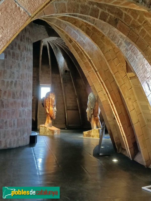 Barcelona - Casa Milà (La Pedrera). Les golfes (Foto: Anna Corcoll, 2023) Barcelona - Casa Milà (La Pedrera). Les golfes