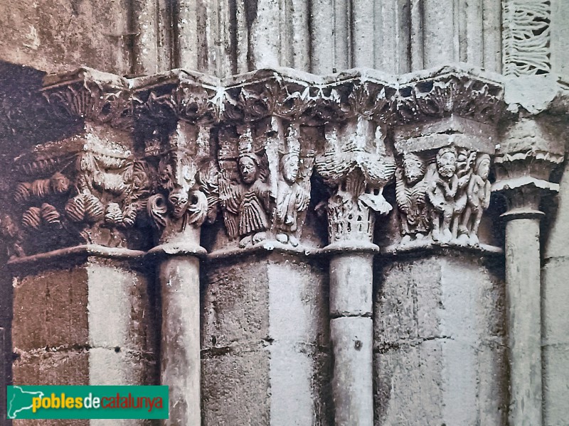 Església de Santa Maria del Pi. Porta de l'Avemaria (Foto: inicis segle XX. Cartell in situ) Església de Santa Maria del Pi. Porta de l'Avemaria