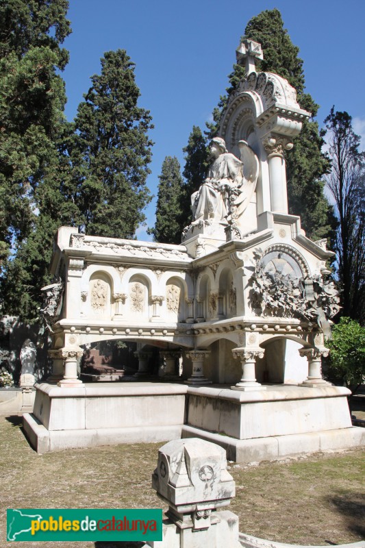 Vilafranca del Penedès - Cementiri. Panteó Ramon Marimon (Foto: Albert Esteves, 2012) Vilafranca del Penedès - Cementiri. Panteó Ramon Marimon