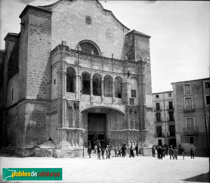 Vilafranca del Penedès - Basílica de Santa Maria. la façana abans de la reforma