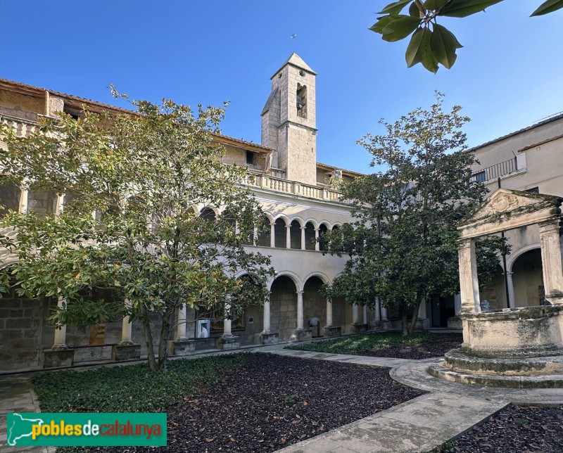 Vilafranca del Penedès - Claustre de Sant Francesc (Foto: Albert Esteves, 2024) Vilafranca del Penedès - Claustre de Sant Francesc
