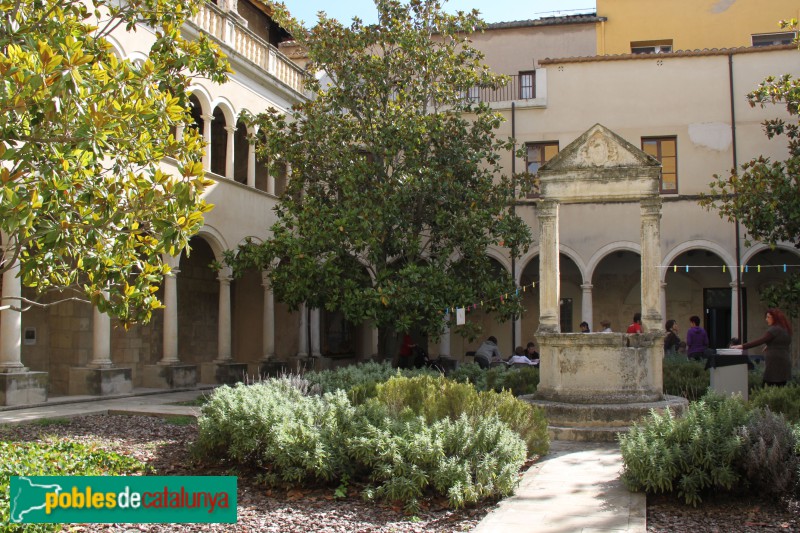 Vilafranca del Penedès - Claustre de Sant Francesc (Foto: Albert Esteves, 2012) Vilafranca del Penedès - Claustre de Sant Francesc