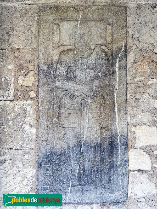 Vilafranca del Penedès - Claustre de Sant Francesc. Làpida sepulcral (Foto: Albert Esteves, 2024) Vilafranca del Penedès - Claustre de Sant Francesc. Làpida sepulcral