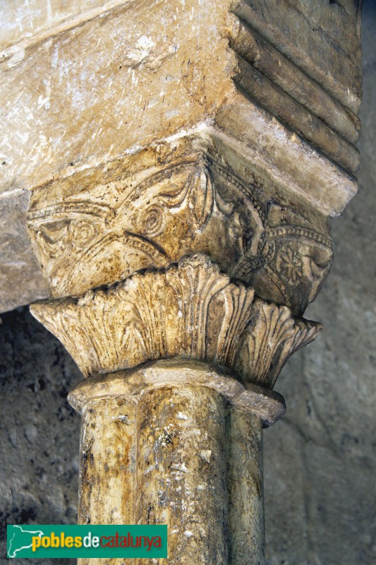 Vilafranca del Penedès - Claustre de Sant Francesc. Capitell (Foto: Albert Esteves, 2012) Vilafranca del Penedès - Claustre de Sant Francesc. Capitell