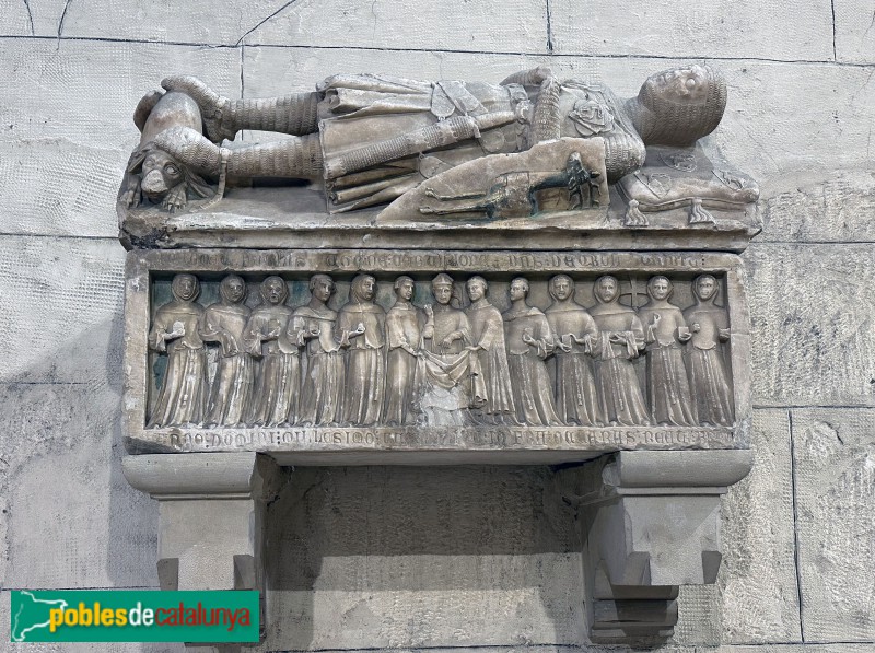 Vilafranca del Penedès - Església de Sant Francesc. Sepulcre d'Hug de Cervelló (1332) (Foto: Albert Esteves, 2024) Vilafranca del Penedès - Església de Sant Francesc. Sepulcre d'Hug de Cervelló (1332)