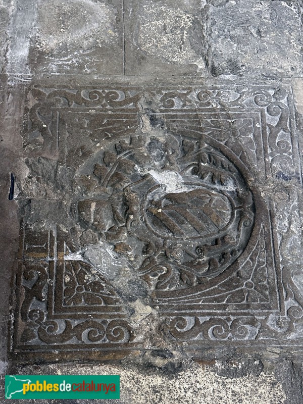 Vilafranca del Penedès - Església de Sant Francesc. Sepulcre família Tord (segle XVIII) (Foto: Albert Esteves, 2024) Vilafranca del Penedès - Església de Sant Francesc. Sepulcre família Tord (segle XVIII)