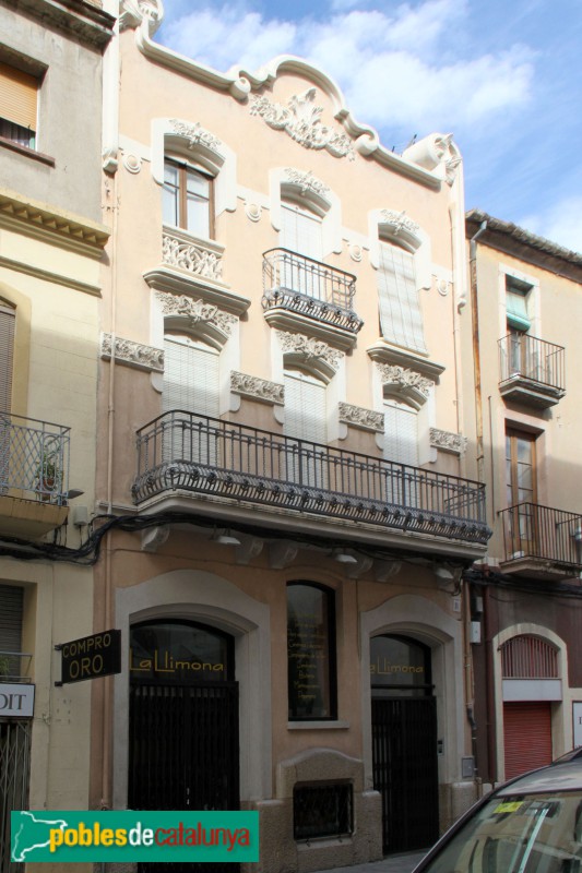 Vilafranca del Penedès - Casa Maria Raurell (Foto: Albert Esteves, 2012) Vilafranca del Penedès - Casa Maria Raurell
