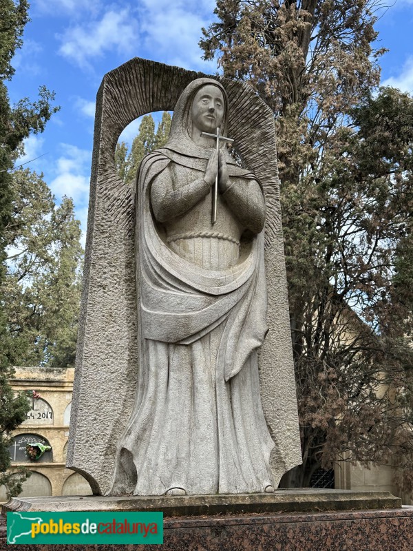 Vilafranca del Penedès - Cementiri. Sepulcre Alayó Girona