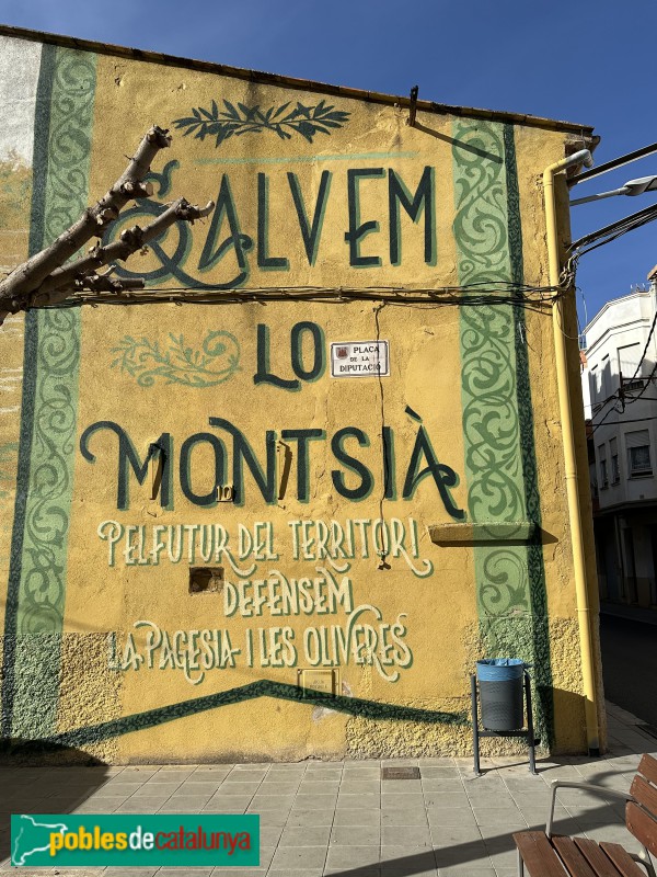 Ulldecona - Mural <i>Salvem lo Montsià</i> (Foto: Albert Esteves, 2024) Ulldecona - Mural <i>Salvem lo Montsià</i>