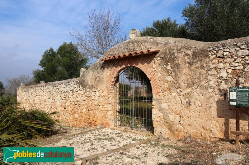 Godall - Cementiri Vell (Foto: Albert Esteves, 2024) Godall - Cementiri Vell