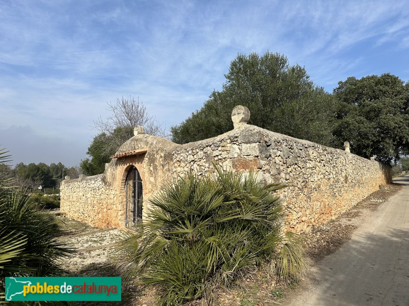 Godall - Cementiri Vell (Foto: Albert Esteves, 2024) Godall - Cementiri Vell