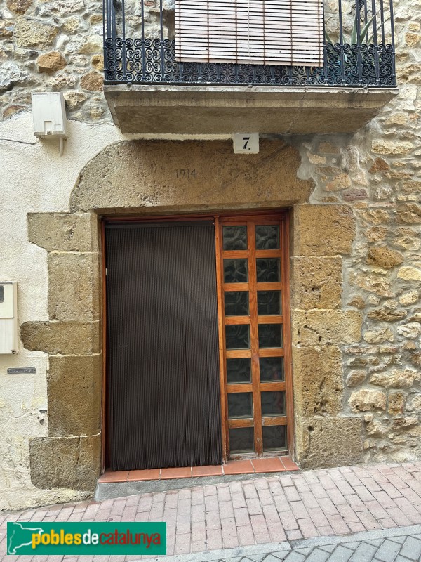 Godall. Portal de 1714 (Foto: Albert Esteves, 2024) Godall. Portal de 1714