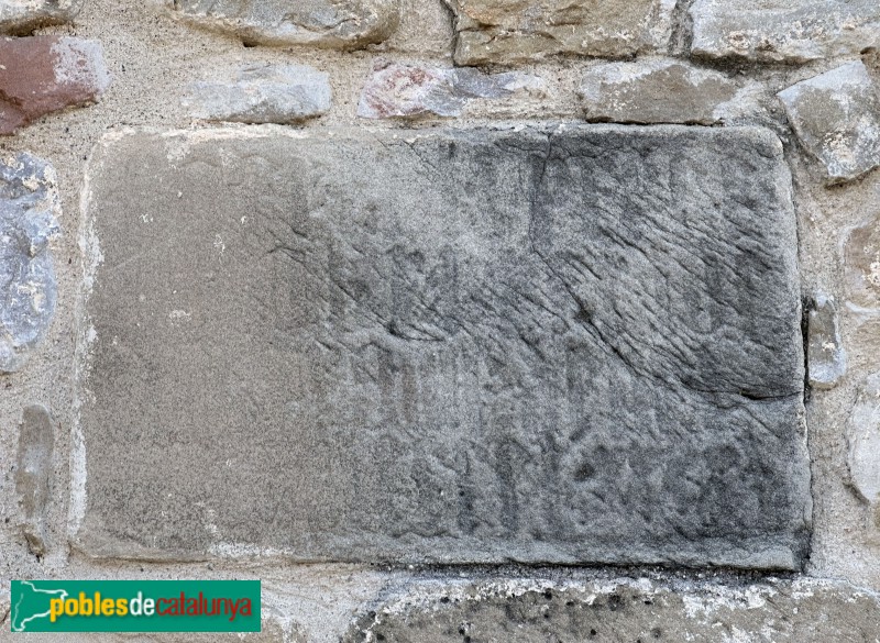 Lliçà d'Amunt - Església de Sant Julià. Làpida del segle XV (Foto: Albert Esteves, 2024) Lliçà d'Amunt - Església de Sant Julià. Làpida del segle XV