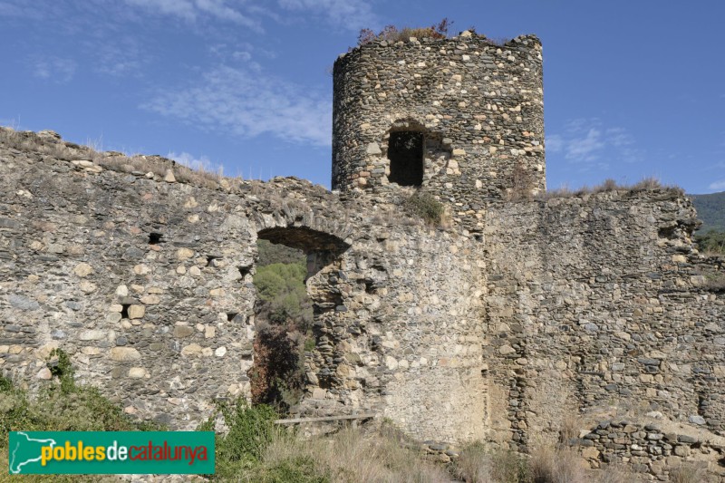 Sant Esteve de Palautordera - Castell de Montclús (Foto: <i>Raül Costal -invarquit.cultura.gencat.cat-</i>, 2022) Sant Esteve de Palautordera - Castell de Montclús