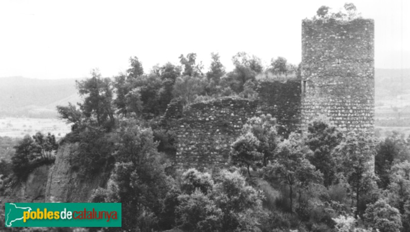 Sant Esteve de Palautordera - Castell de Montclús (Foto: <i>Pere Català Roca -invarquit.cultura.gencat.cat-</i>, 1964) Sant Esteve de Palautordera - Castell de Montclús