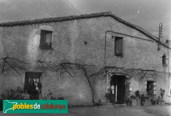 Sant Esteve de Palautordera - Can Giol (Foto: <i>Montserrat Viader -calaix.gencat.cat-</i>, 1982) Sant Esteve de Palautordera - Can Giol