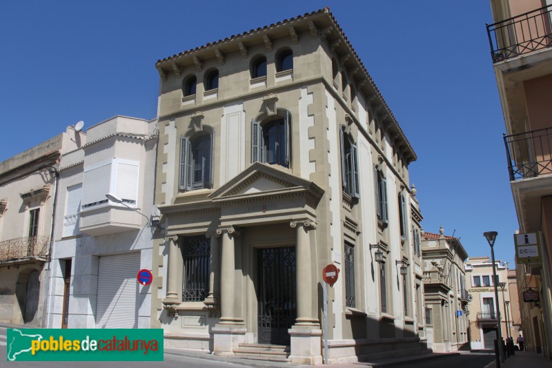 Sant Sadurní d'Anoia - Edifici de la Caixa de Pensions (Foto: Albert Esteves, 2013) Sant Sadurní d'Anoia - Edifici de la Caixa de Pensions