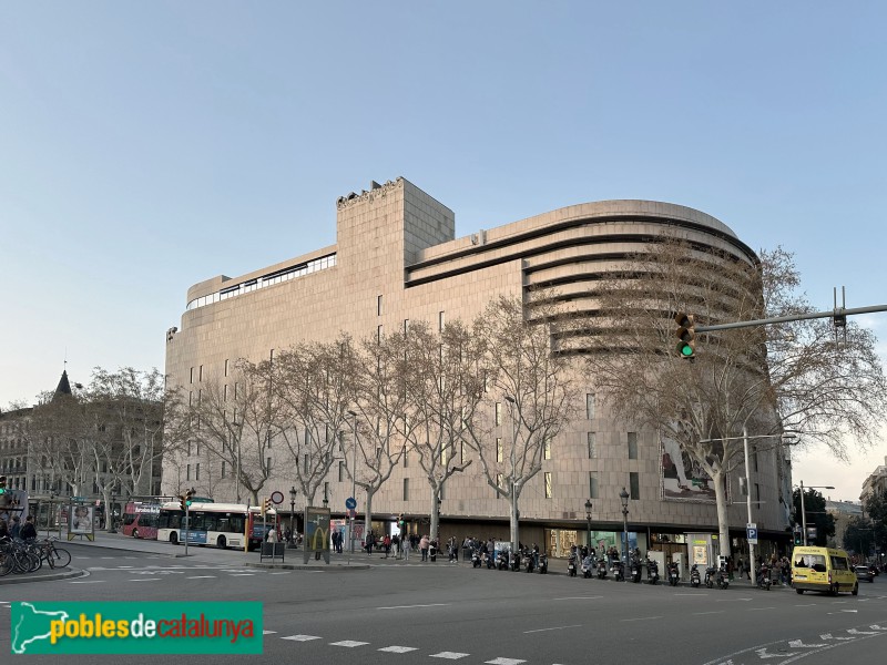Barcelona - El Corte Inglés de plaça Catalunya (Foto: Albert Esteves, 2024) Barcelona - El Corte Inglés de plaça Catalunya