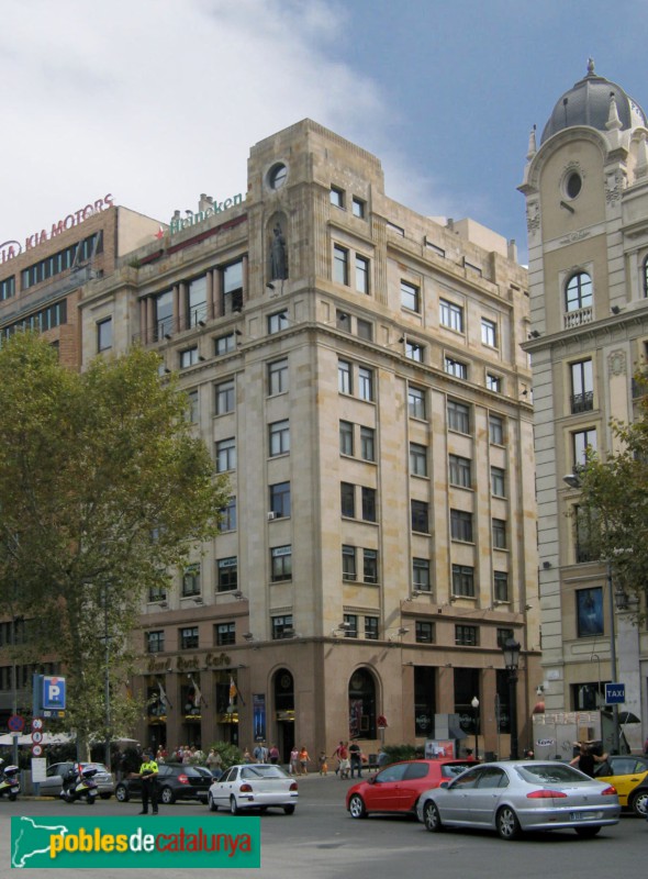 Barcelona - Plaça Catalunya, 21 (2007) (Foto: Albert Esteves, 2007) Barcelona - Plaça Catalunya, 21 (2007)