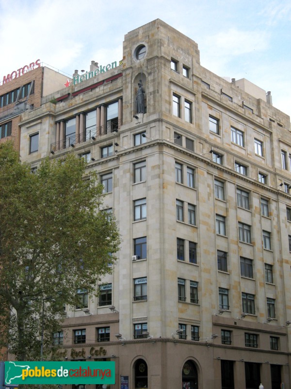 Barcelona - Plaça Catalunya, 21 (Foto: Albert Esteves, 2007) Barcelona - Plaça Catalunya, 21