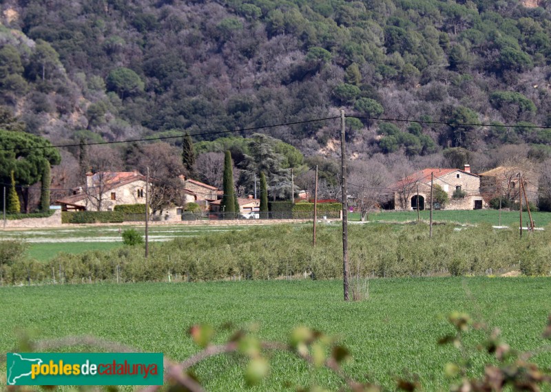 Sant Esteve de Palautordera - Ca l'Auleda i Can Bonamic (Foto: Albert Esteves, 2024) Sant Esteve de Palautordera - Ca l'Auleda i Can Bonamic